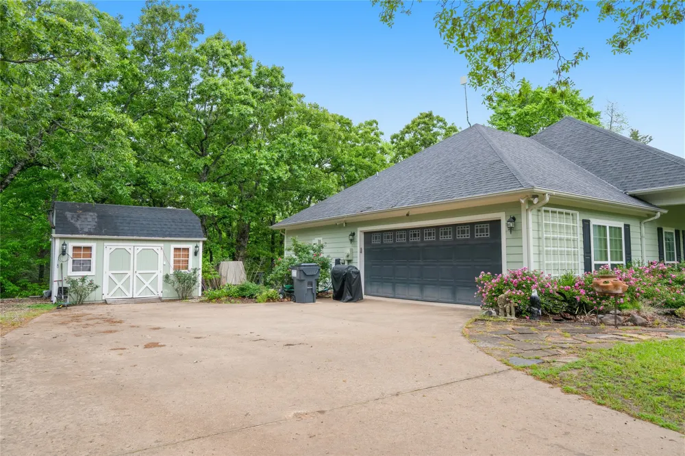 220 Rs County Road 4263 Emory, TX 75440