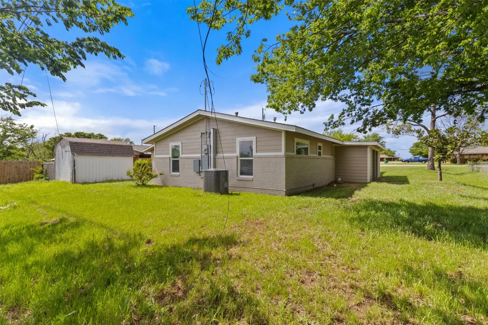 205 April Street Bowie, TX 76230