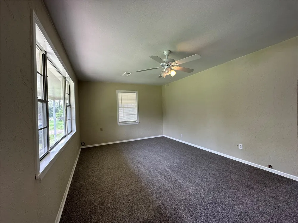 711 Clarksville Road Bogata, TX 75417