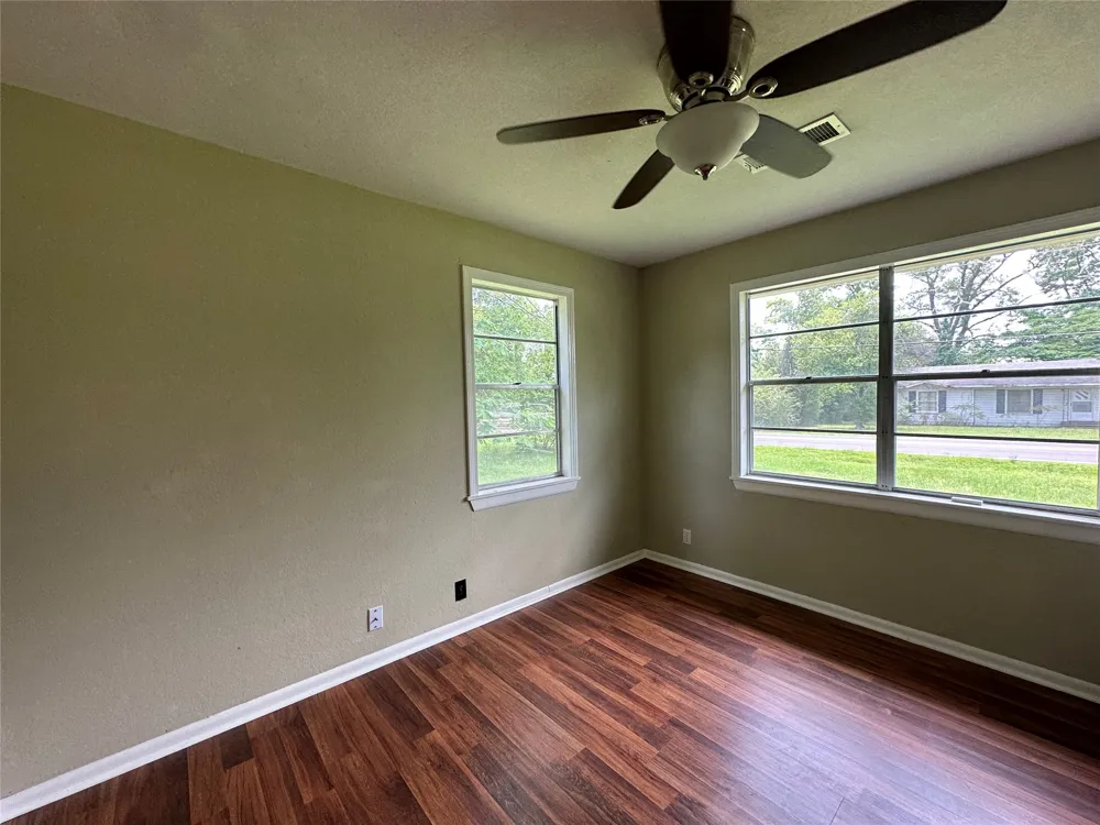 711 Clarksville Road Bogata, TX 75417