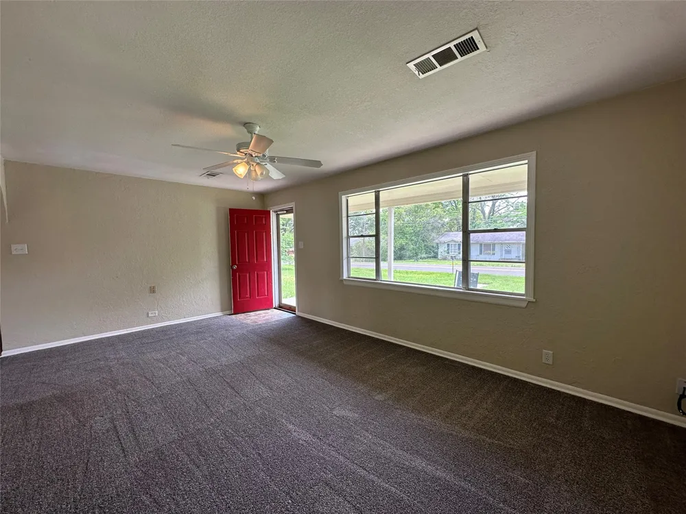 711 Clarksville Road Bogata, TX 75417