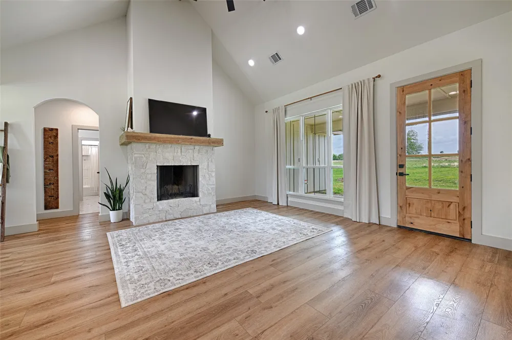 4656 County Road 1040 Celeste, TX 75423