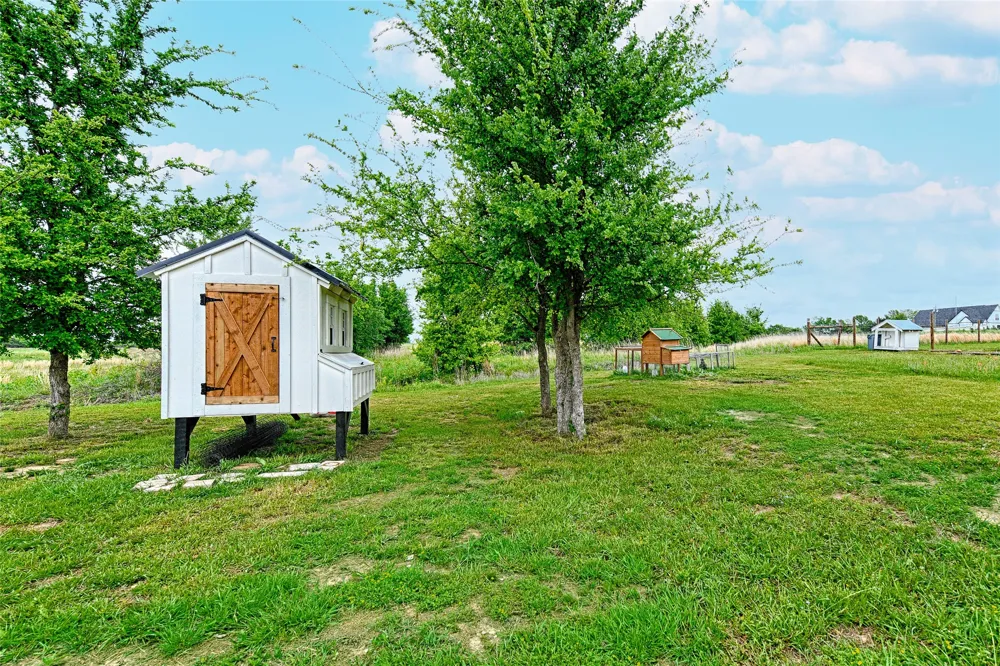4656 County Road 1040 Celeste, TX 75423