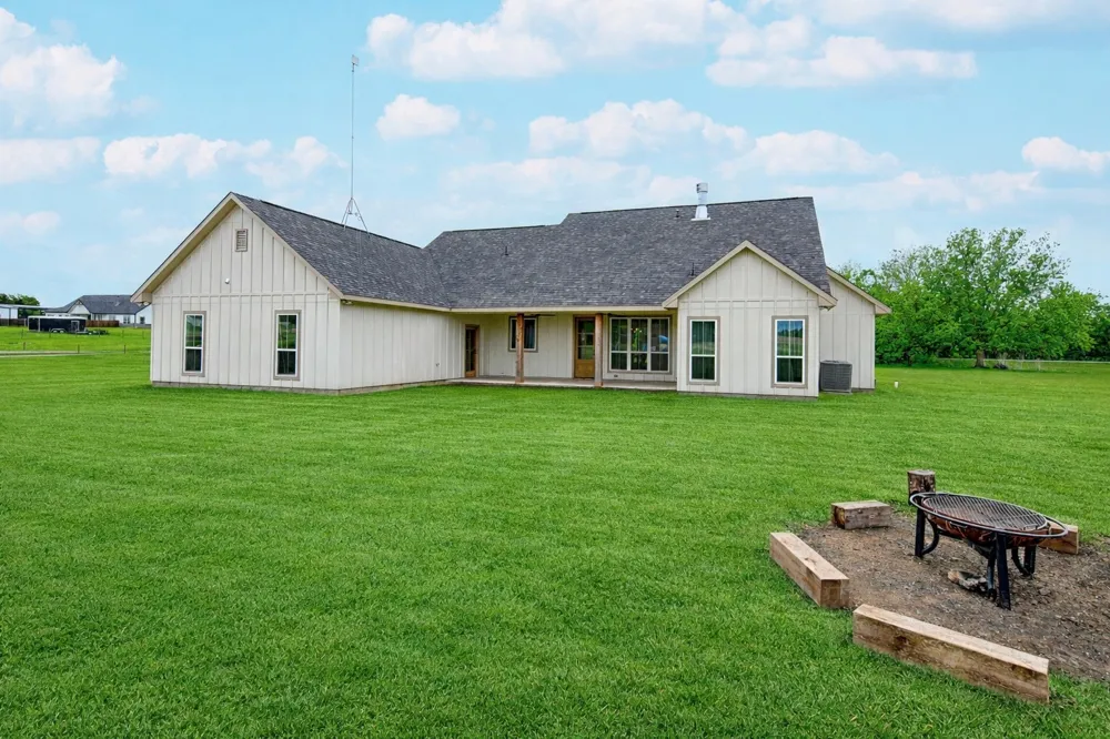 4656 County Road 1040 Celeste, TX 75423