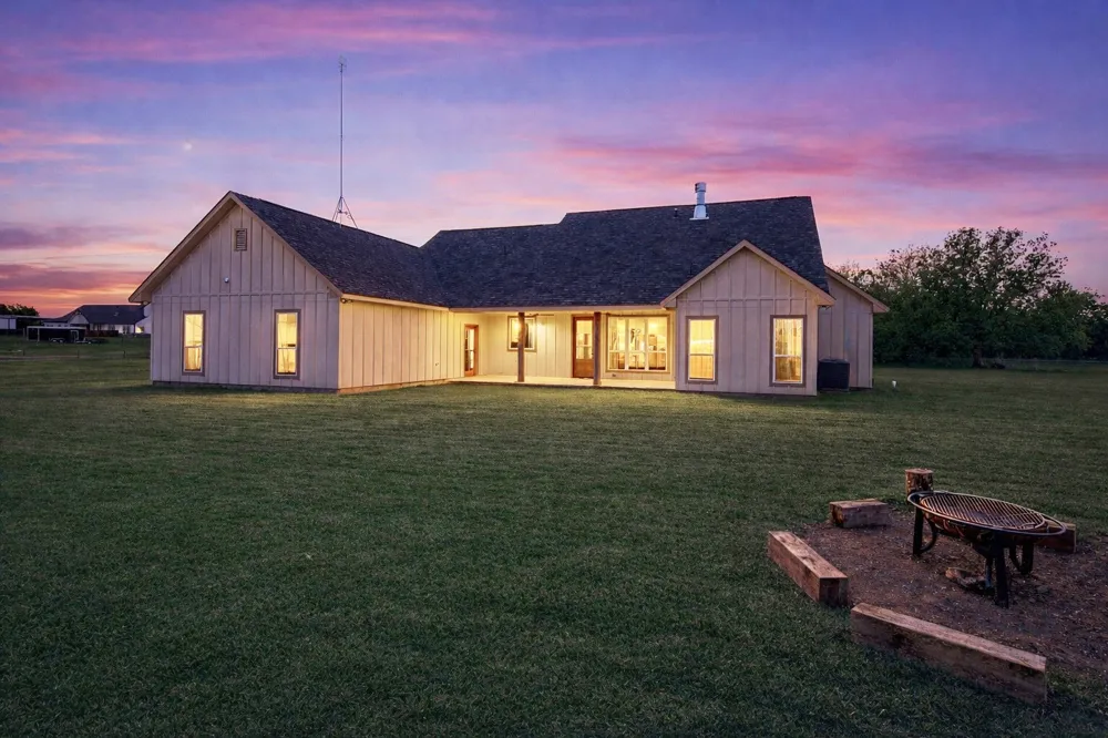 4656 County Road 1040 Celeste, TX 75423