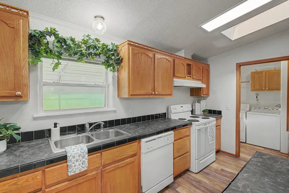 9747 Mathieu Street Oil City, LA 71061
