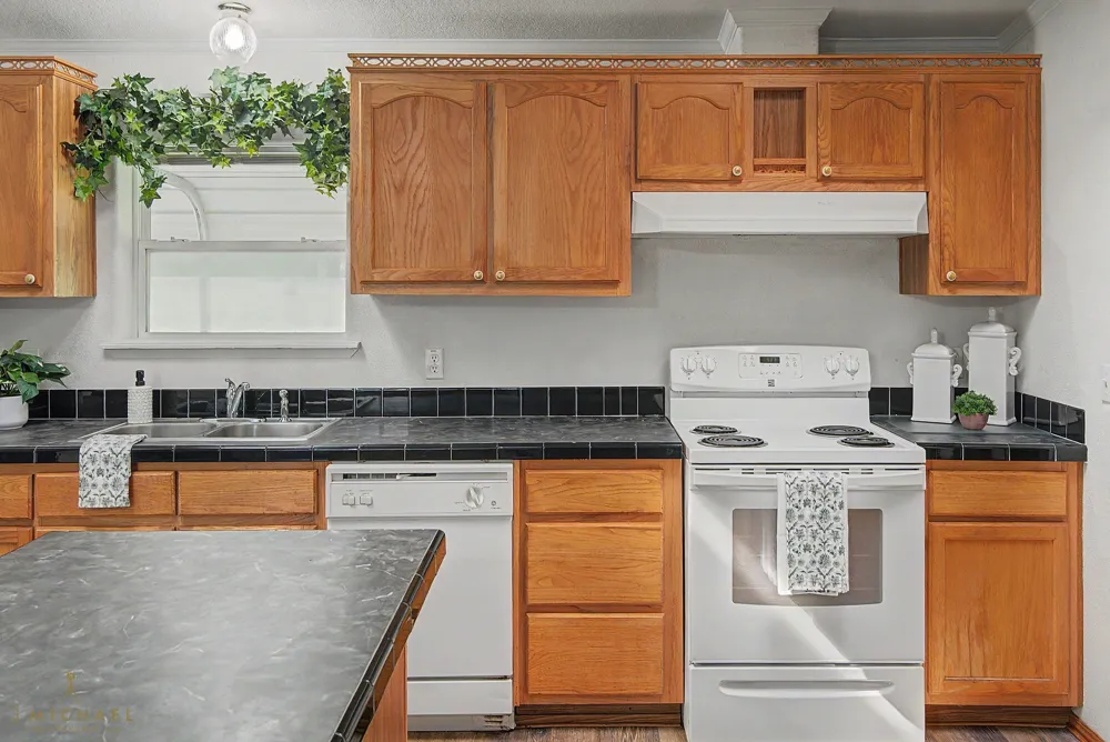 9747 Mathieu Street Oil City, LA 71061