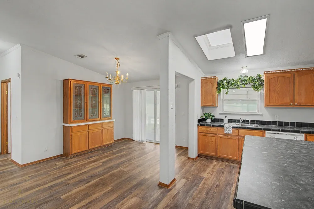 9747 Mathieu Street Oil City, LA 71061