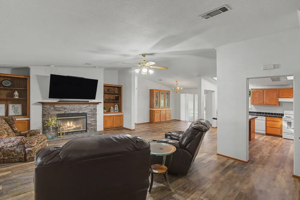 9747 Mathieu Street Oil City, LA 71061
