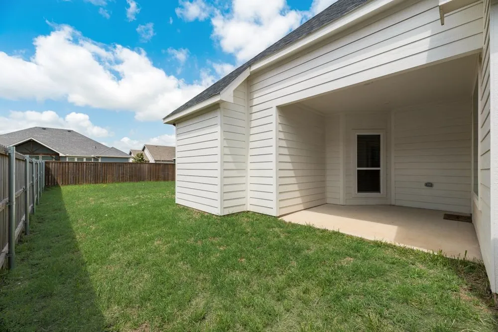 109 Vaughn Meadows Drive Tom Bean, TX 75491