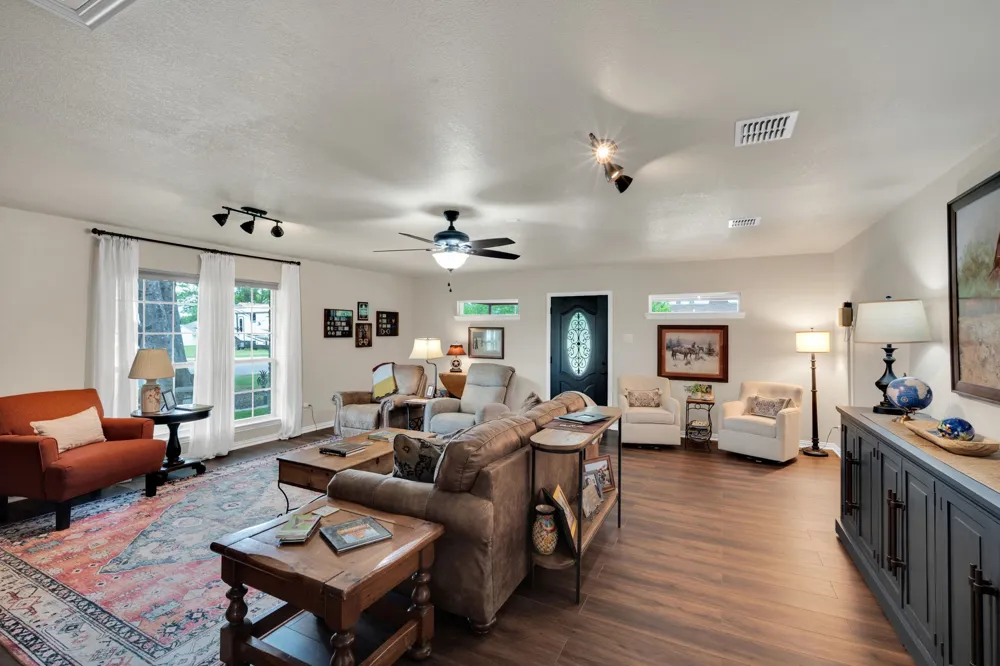 502 Main Street Maypearl, TX 76064