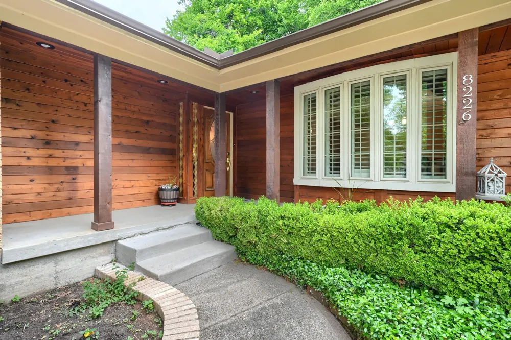 8226 Hunnicut Road Dallas, TX 75228