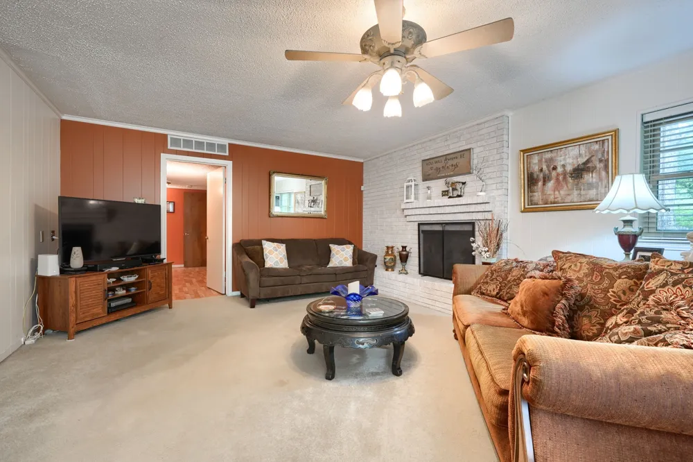 8226 Hunnicut Road Dallas, TX 75228
