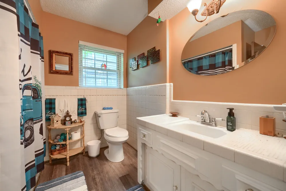 8226 Hunnicut Road Dallas, TX 75228
