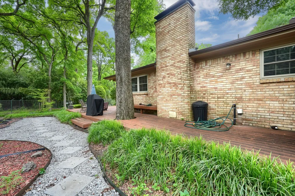 8226 Hunnicut Road Dallas, TX 75228