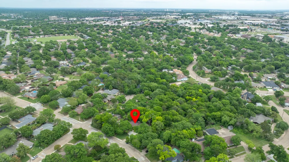 8226 Hunnicut Road Dallas, TX 75228