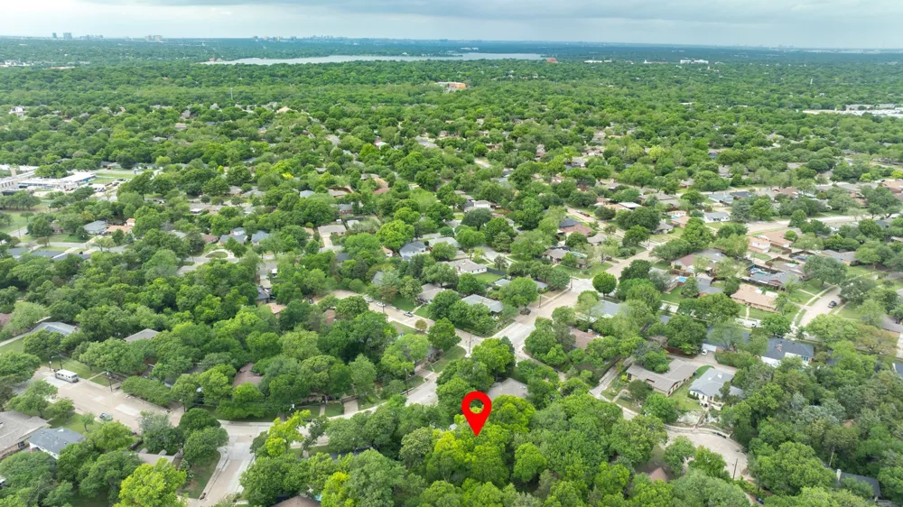 8226 Hunnicut Road Dallas, TX 75228