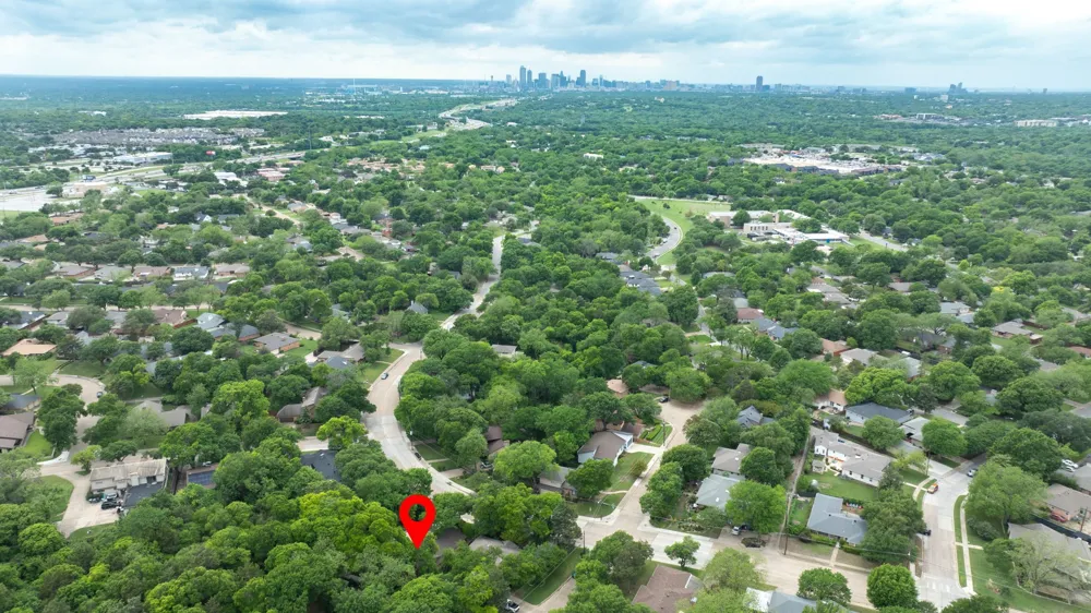 8226 Hunnicut Road Dallas, TX 75228