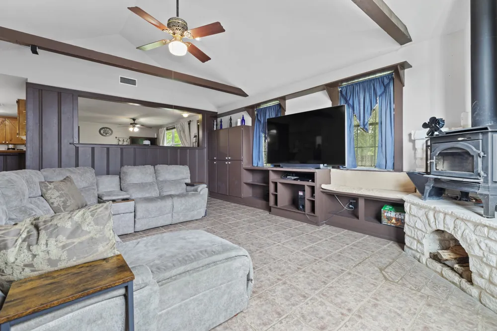 7626 Fm 1002 S Big Sandy, TX 75755