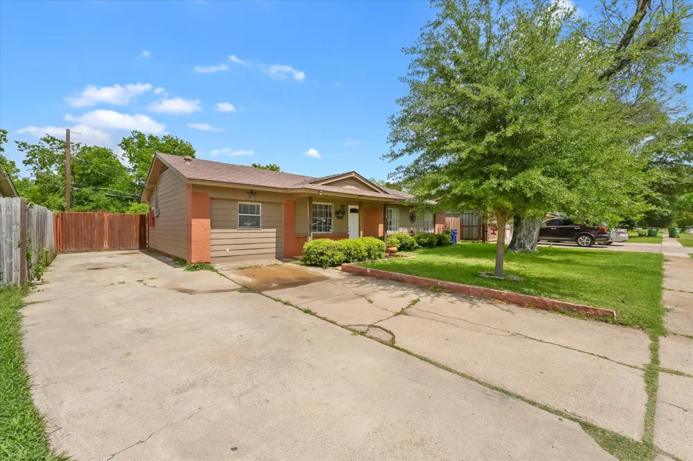 15138 Marsha Drive Balch Springs, TX 75180