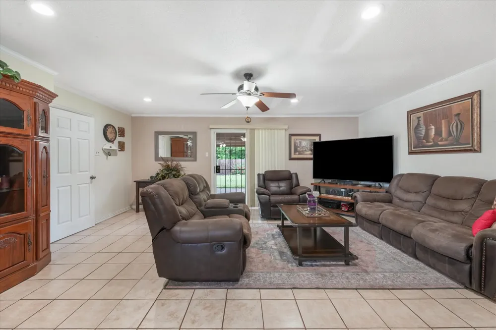15138 Marsha Drive Balch Springs, TX 75180