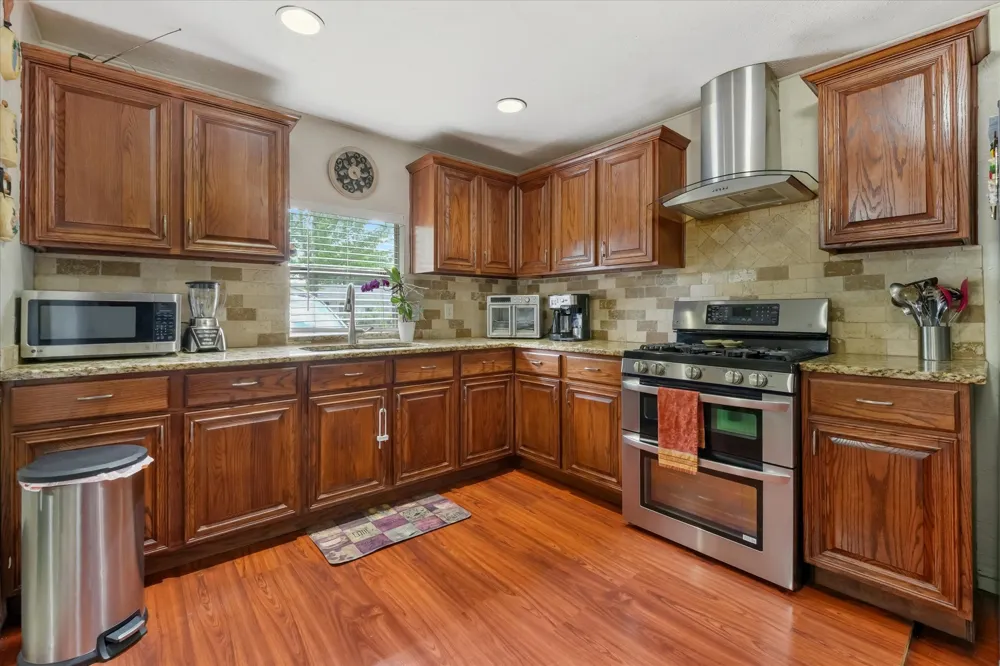 15138 Marsha Drive Balch Springs, TX 75180