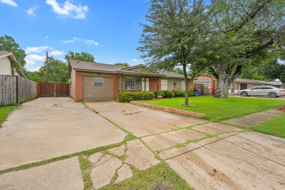 15138 Marsha Drive Balch Springs, TX 75180