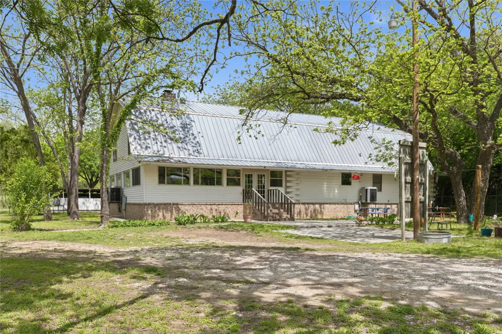 660 W County Road 549 Mullin, TX 76864