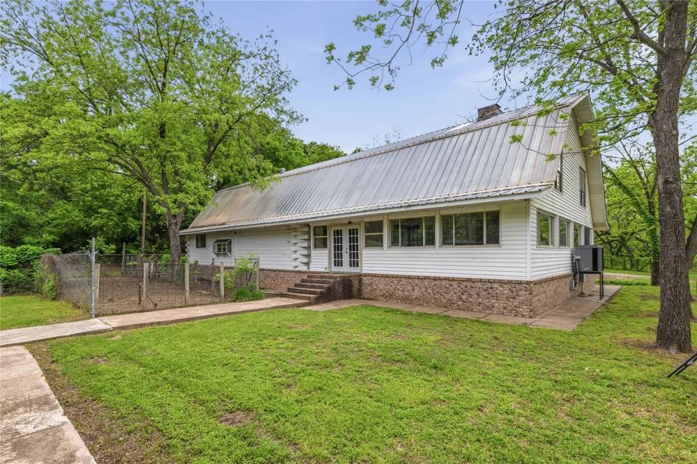 660 W County Road 549 Mullin, TX 76864