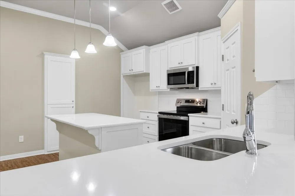 2509 Yoder Lane Robinson, TX 76706