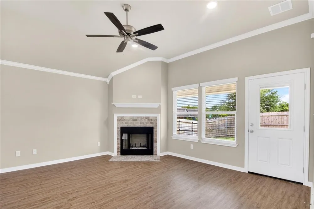 2509 Yoder Lane Robinson, TX 76706