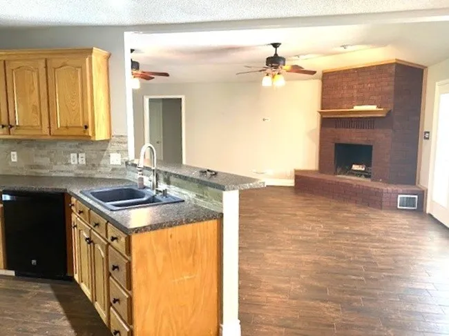 11466 St Hwy 31 E Murchison, TX 75778