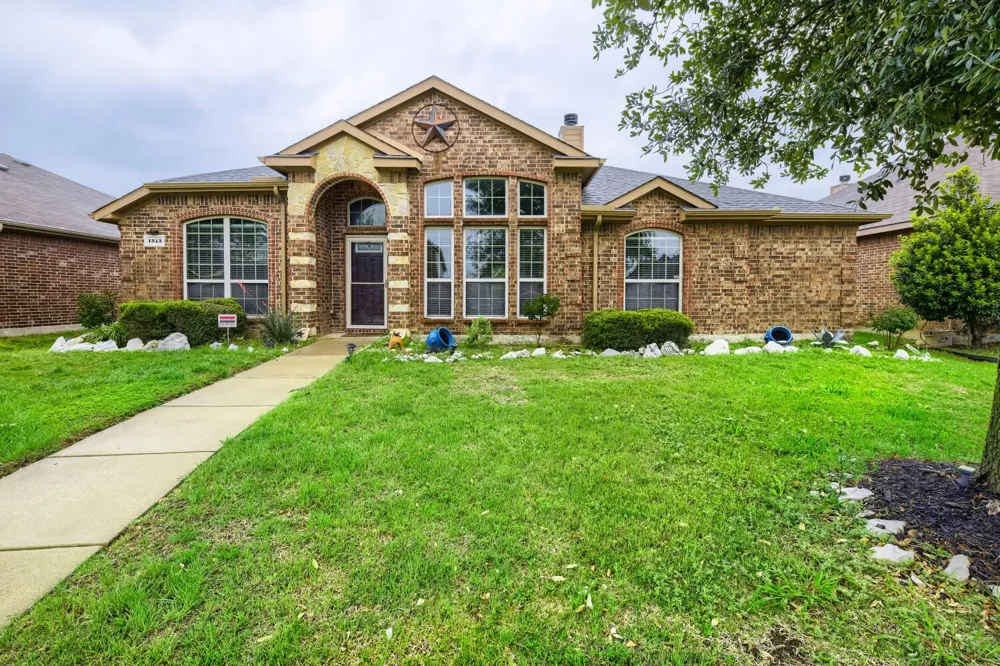 1513 Vermont Avenue Lancaster, TX 75134