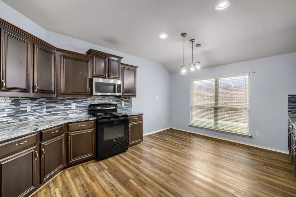 1513 Vermont Avenue Lancaster, TX 75134