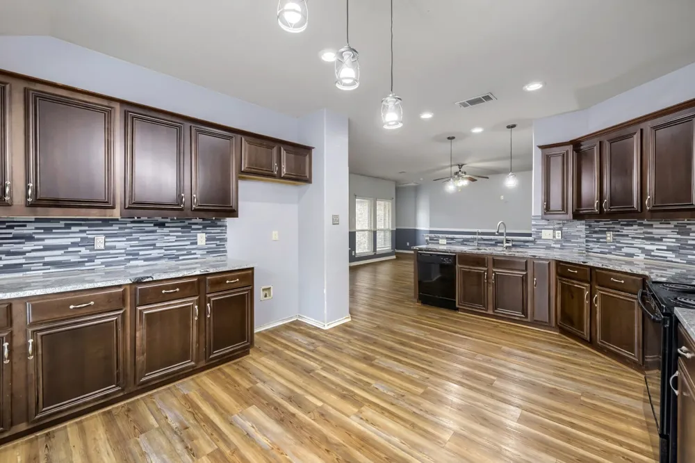 1513 Vermont Avenue Lancaster, TX 75134