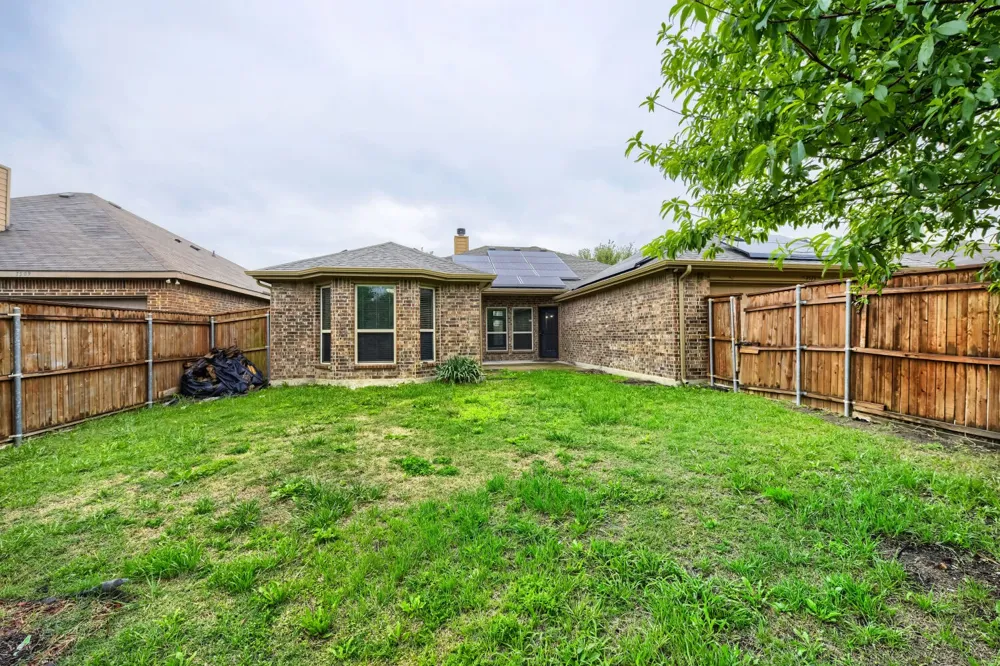 1513 Vermont Avenue Lancaster, TX 75134