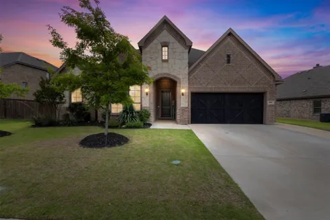 806 Summer Grove Drive