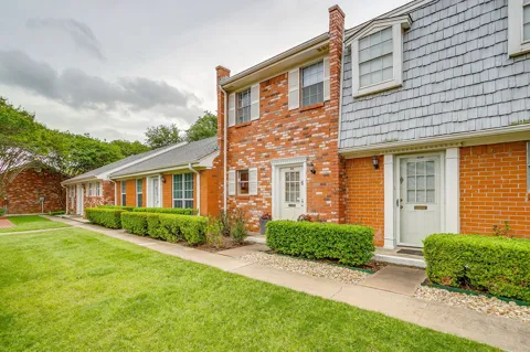 1211 Roaring Springs Road