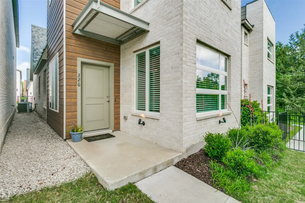 326 Oakbend Drive #16 Lewisville, TX 75067