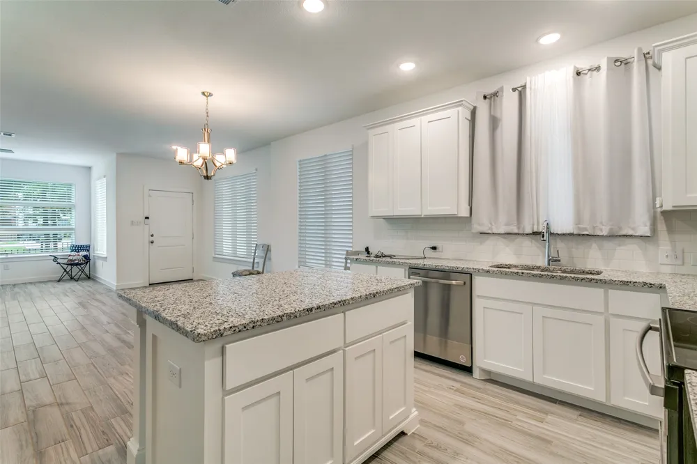 326 Oakbend Drive #16 Lewisville, TX 75067