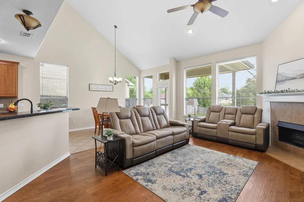 1907 Silver Cove Whitehouse, TX 75791