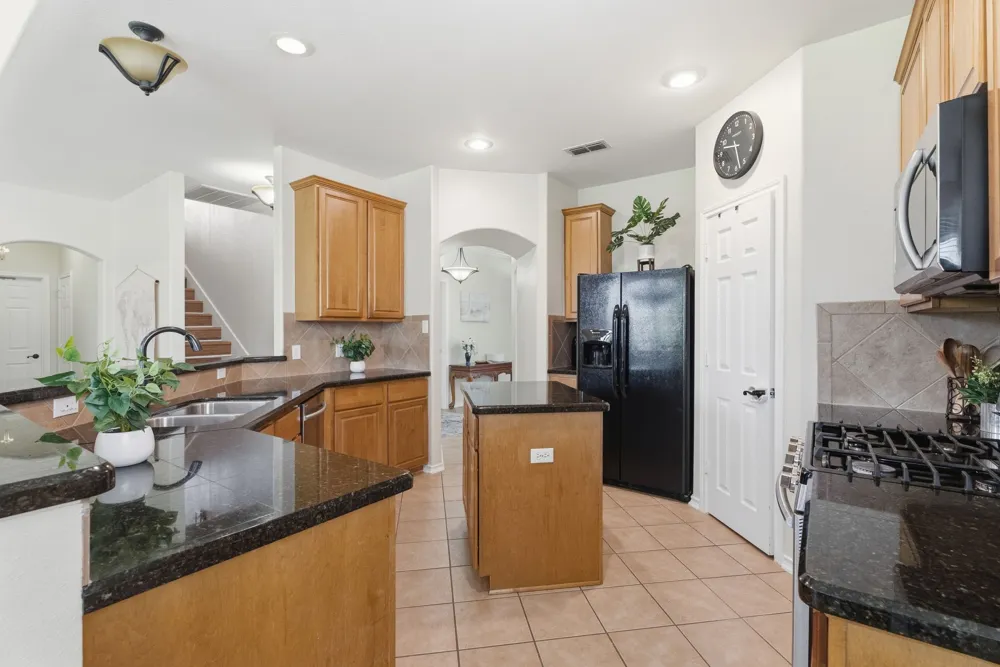 1907 Silver Cove Whitehouse, TX 75791