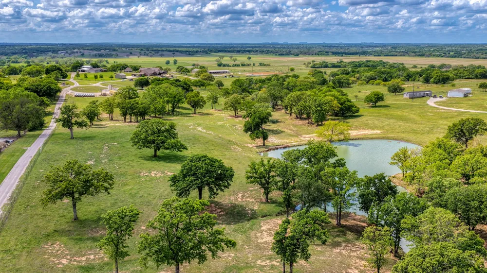 303 Private Road 3365 Boyd, TX 76023