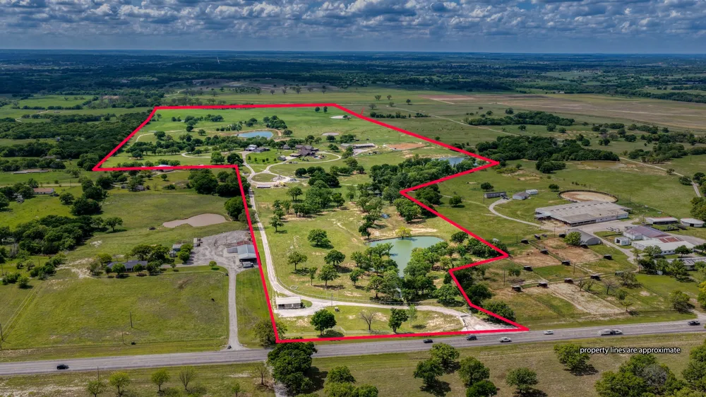 303 Private Road 3365 Boyd, TX 76023