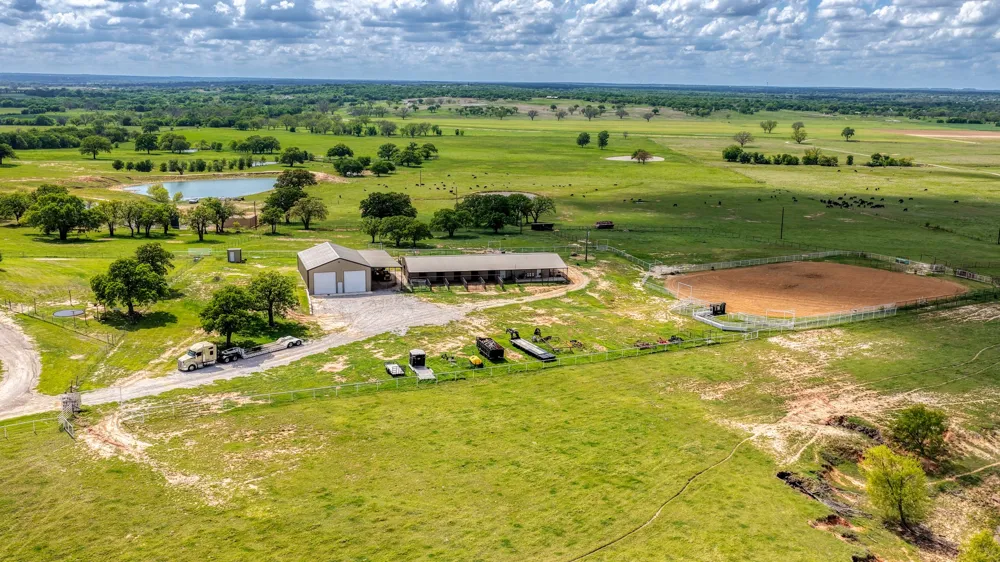 303 Private Road 3365 Boyd, TX 76023
