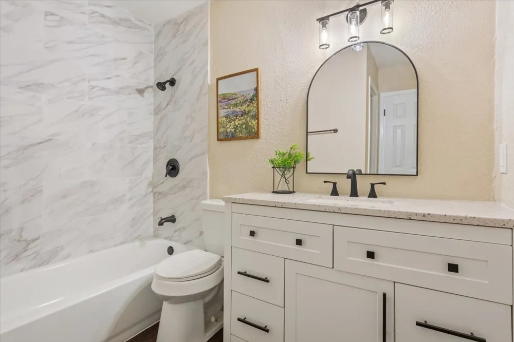 329 Applewood Lane Hewitt, TX 76643