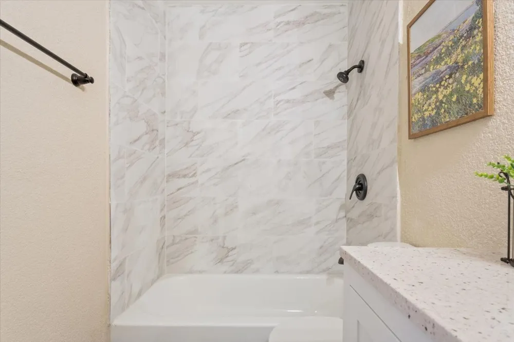 329 Applewood Lane Hewitt, TX 76643