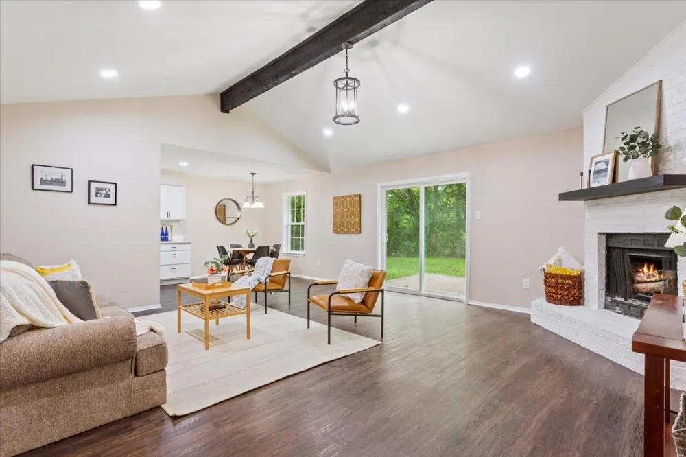 329 Applewood Lane Hewitt, TX 76643