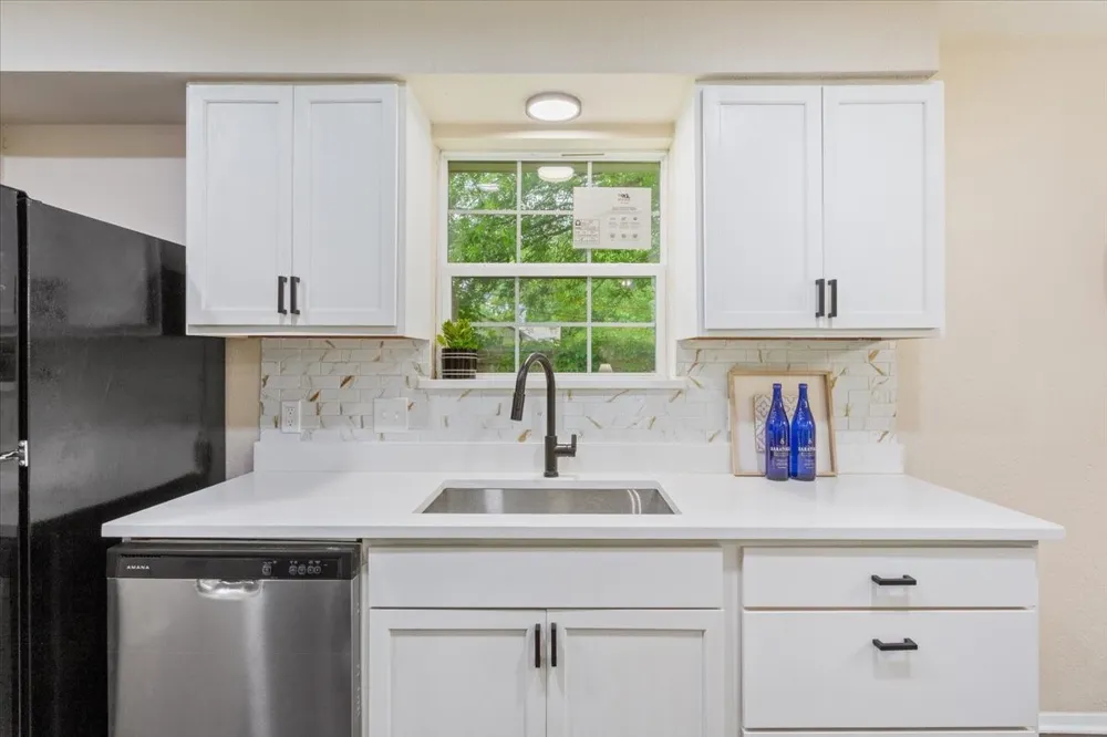 329 Applewood Lane Hewitt, TX 76643