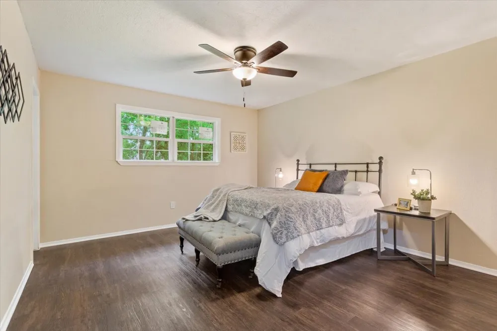 329 Applewood Lane Hewitt, TX 76643